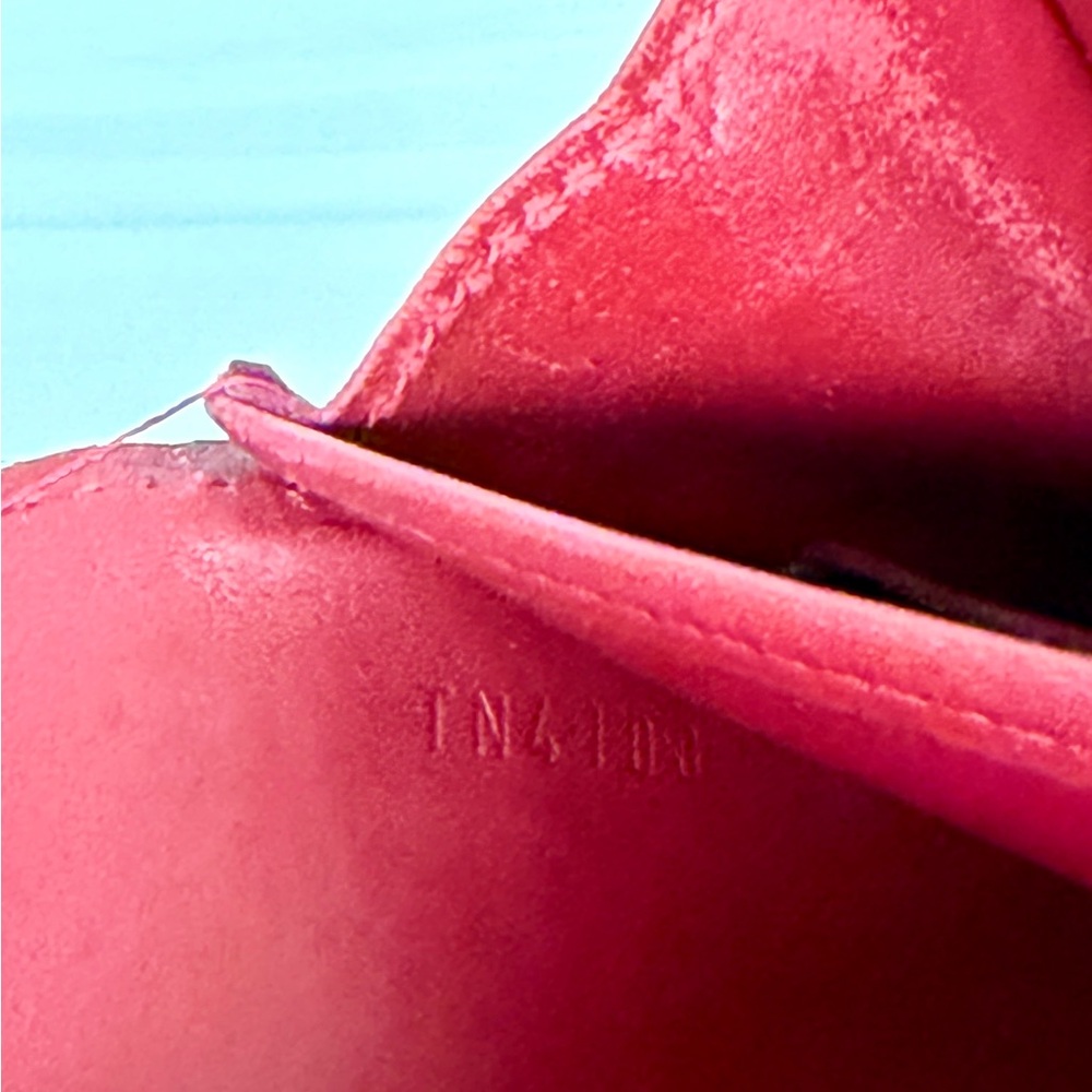 Authentic Louis Vuitton Red Vernis Sarah Wallet | Monogram | Project - Picture 13 of 13